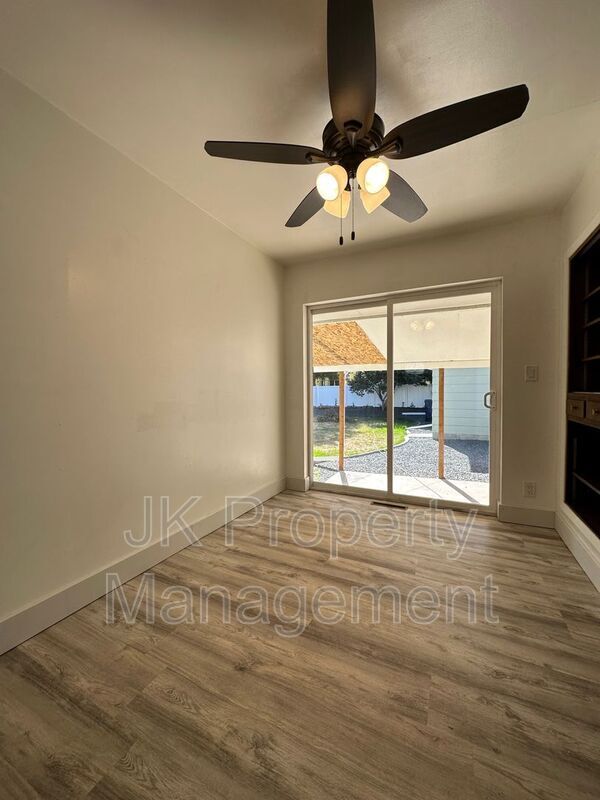 Building Photo - 319 Beth Dr