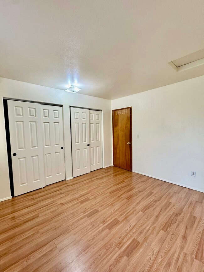 Building Photo - 9 76th St SE