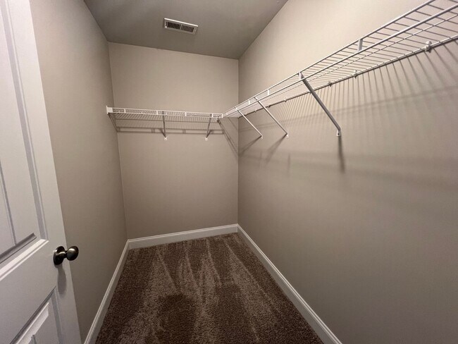 Building Photo - 3 bed 2 bath in Huntsville AL