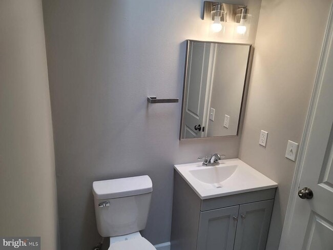 Building Photo - 22 Mimosa Ct