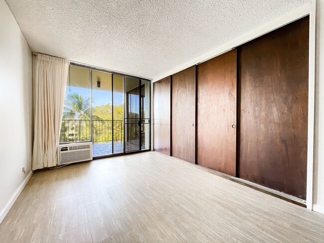 Building Photo - Kailua Condo with A/C