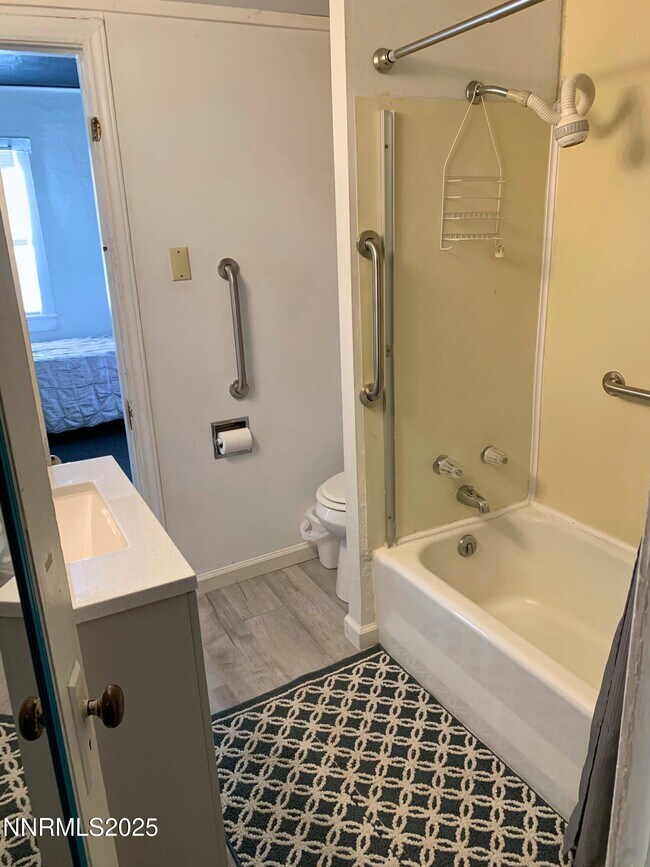 Building Photo - 1151 Seminary Ave