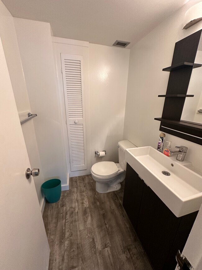 Building Photo - 9511 Collins Ave