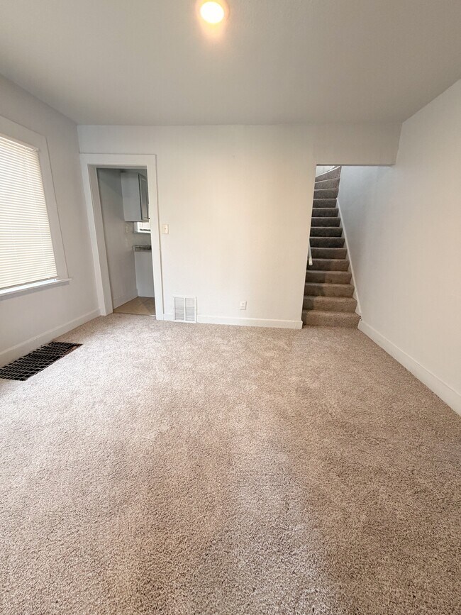 Building Photo - 18919 Riverview St