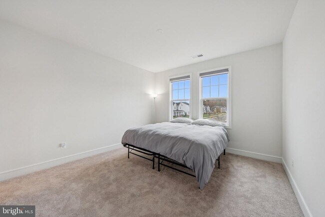 Building Photo - 101 Milvian Wy SE