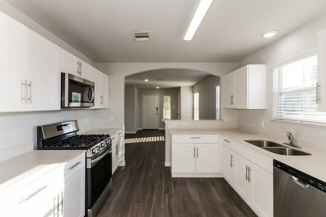 Building Photo - 2519 Montecito Ln