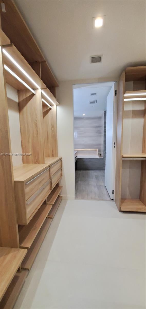 Building Photo - 18975 Collins Ave