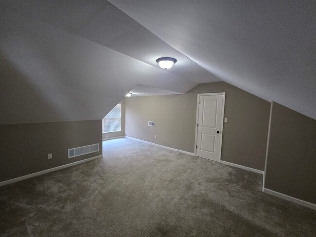 Building Photo - 8949 Poplar Pike