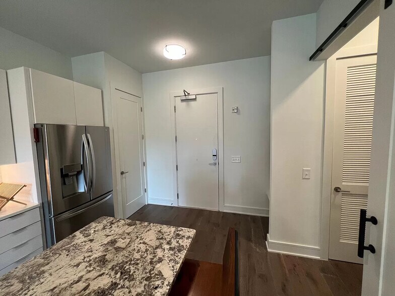 Building Photo - 1125 10th Ave N