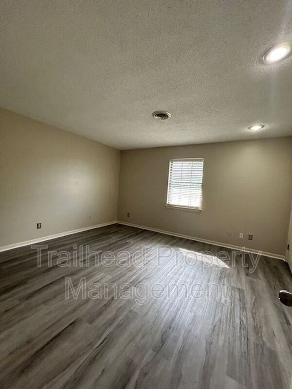 Building Photo - 7037 N Fisk Ct