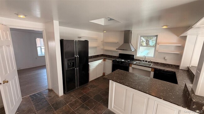 Building Photo - 31 N Wayne Ave