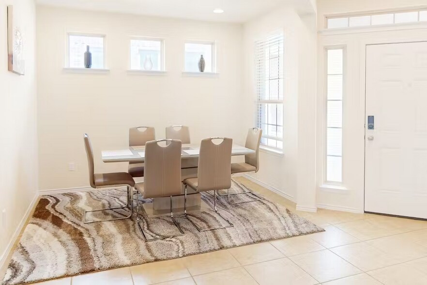 Building Photo - 3651 Sandy Brook Dr