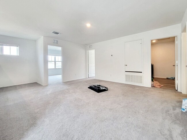 Building Photo - 517 Sour Cherry Ln