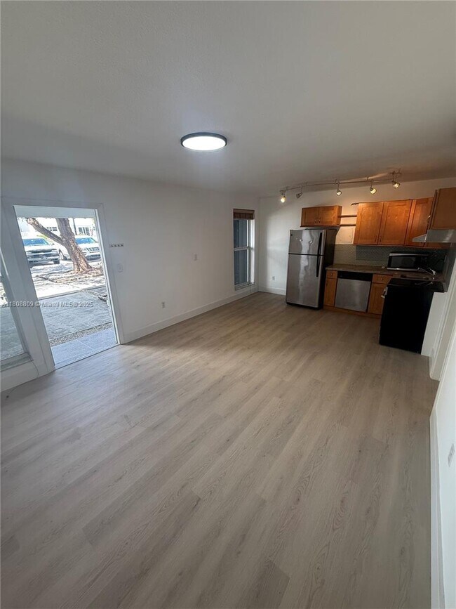 Primary Photo - 3071 SW 27th Ave