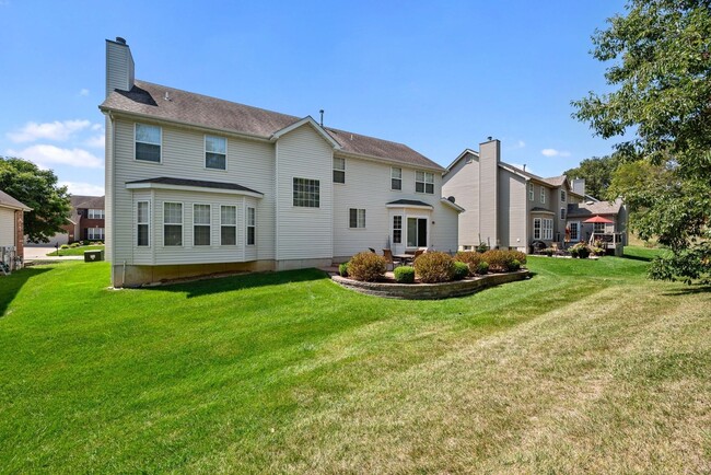 Building Photo - Stunning 4BR House in Saint Charles