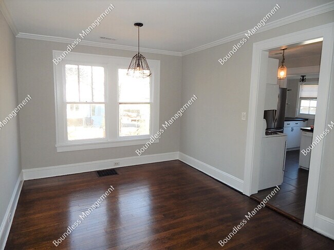 Building Photo - 522 Morgan St NE