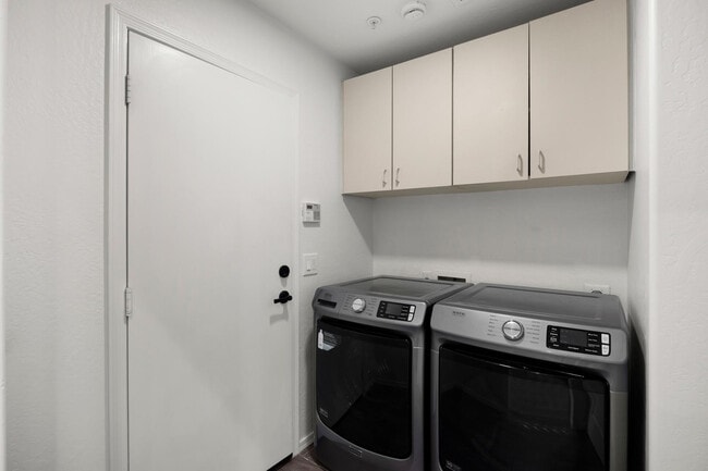 Building Photo - 10290 E Mallow Cir