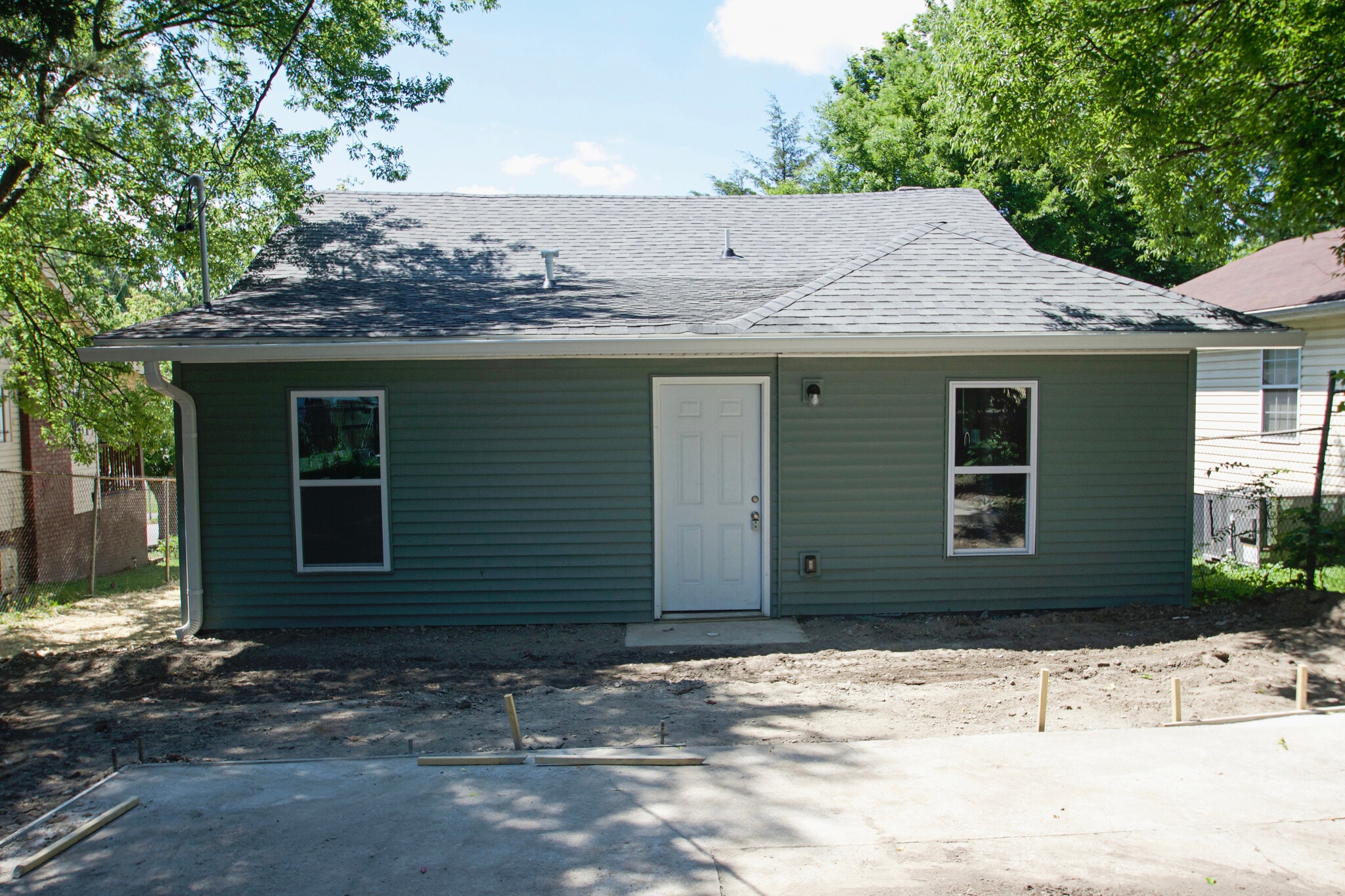 Building Photo - 2404 Jefferson Ave