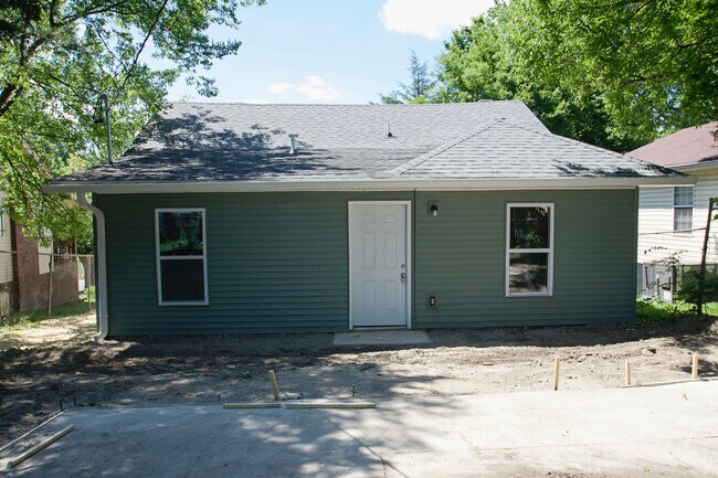 Building Photo - 2404 Jefferson Ave