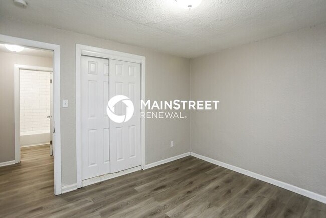 Building Photo - 3 Bedroom Pet-Friendly Home in Kansas City...