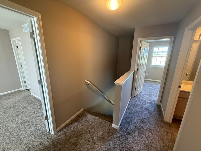 Building Photo - 214 Arctic Wolf Ct