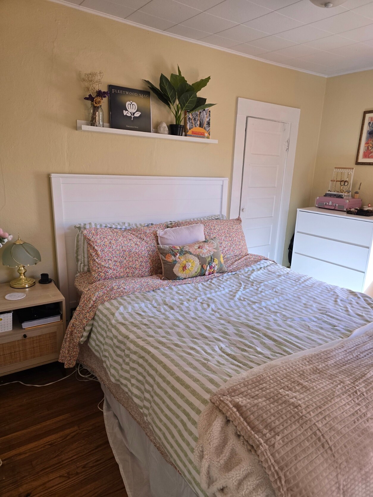 Building Photo - 1120 N Lincoln St