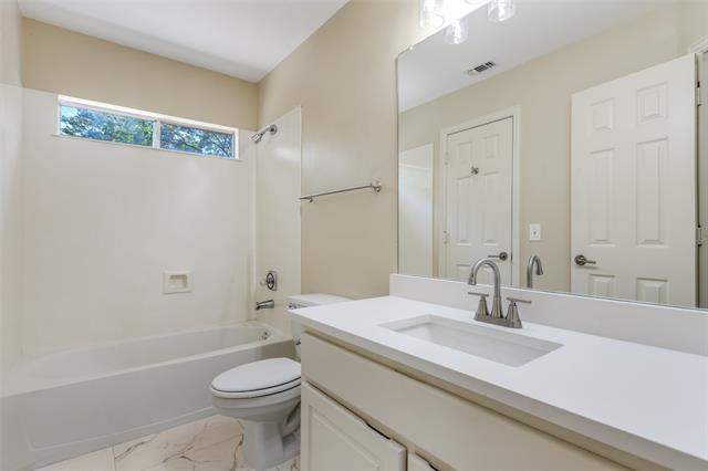 Building Photo - 2514 Maywood Ln