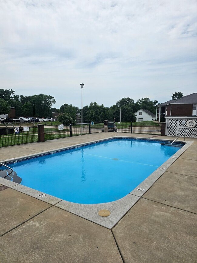 Building Photo - 51 Cedar Creek Ct