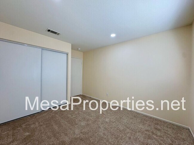 Building Photo - 14945 Cobalt Rd