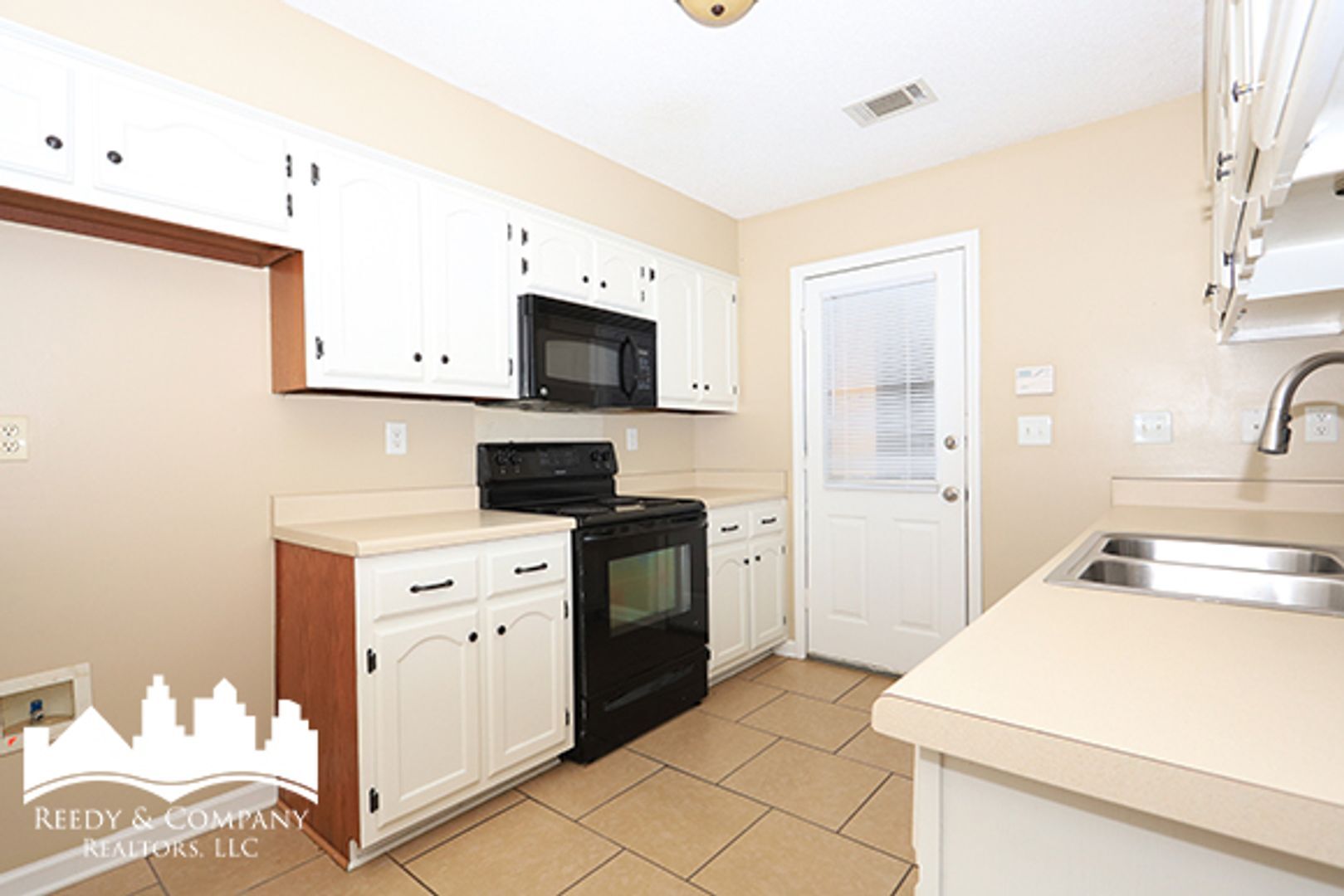 Building Photo - 6318 Magnolia Lakes Dr