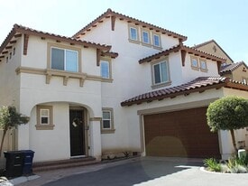 Building Photo - 1403 Pershing Rd