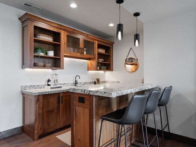 Building Photo - 1075 N Oquirrh Mountain Dr