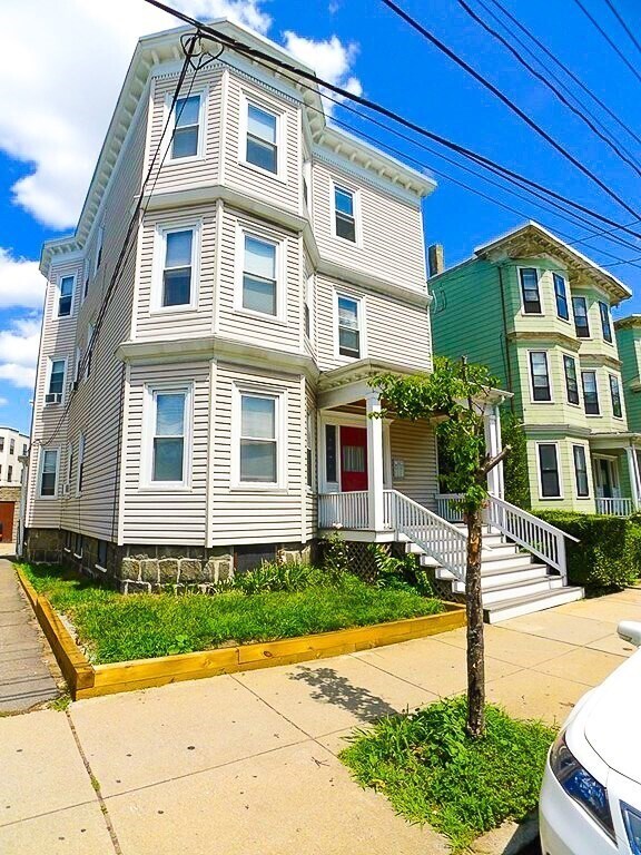 Building Photo - 18 Gibson St