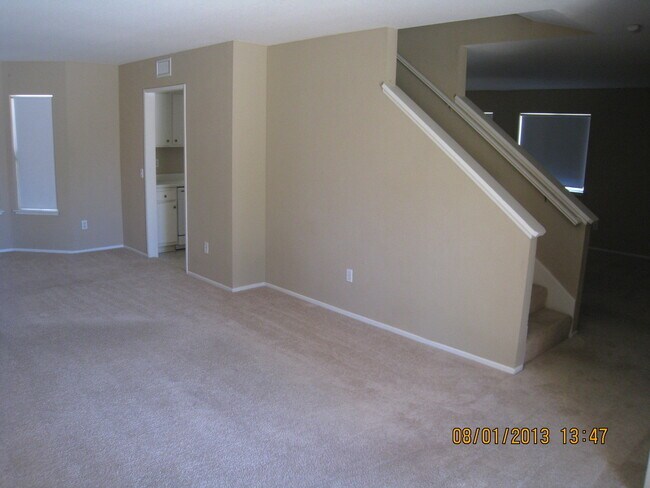 Building Photo - 2 story home in great neighborhood