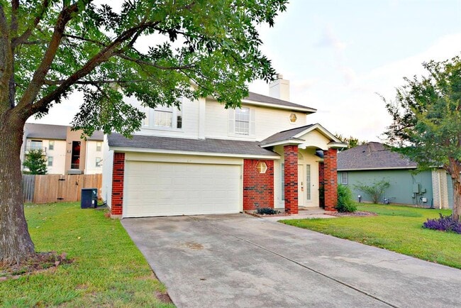 Building Photo - 610 Sparkling Brook Ln