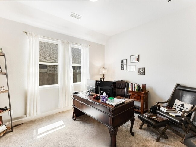 Building Photo - 209 Chesapeake Dr