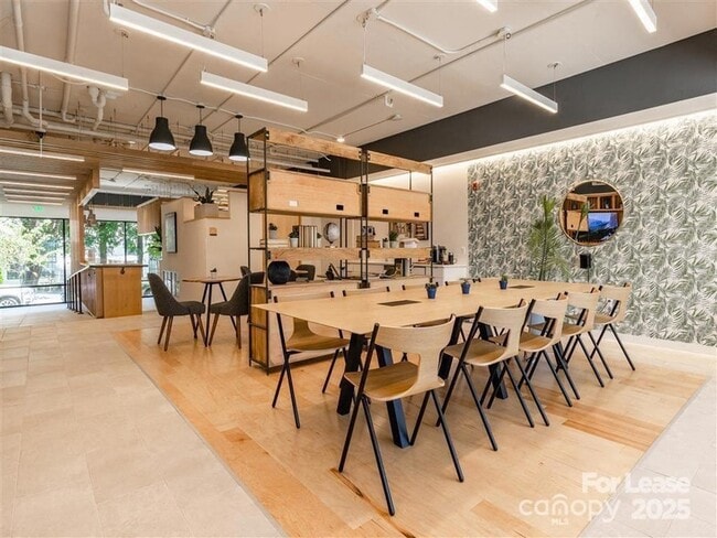 Building Photo - 1824 N Brevard St