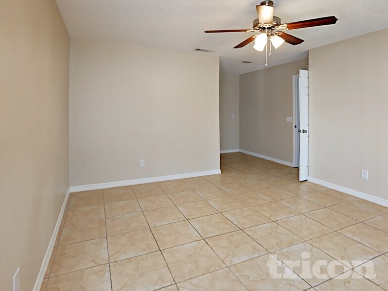 Building Photo - 2125 El Campo Ave