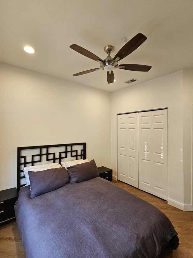 Building Photo - Modern 3BD/3BA Townhouse in Prime Union Ci...