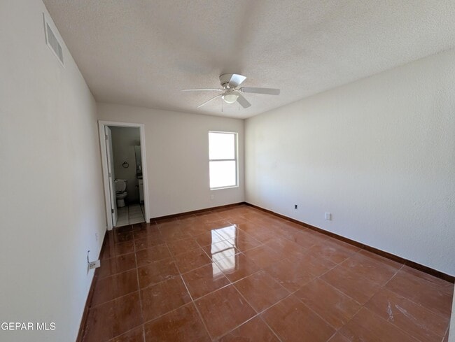 Building Photo - 5857 W Valley Cir