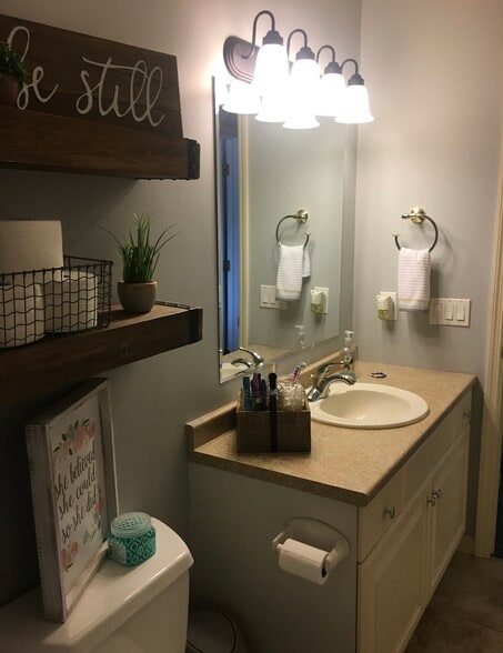 Building Photo - 3294 Lake Ridge Dr