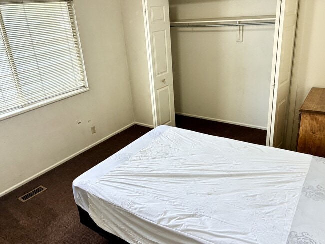 Building Photo - 1850 N 840 W