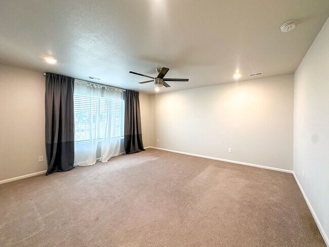 Building Photo - 17286 Bluetrail Ave