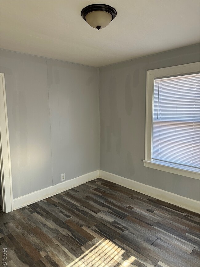 Building Photo - 6507 Leschen Ave