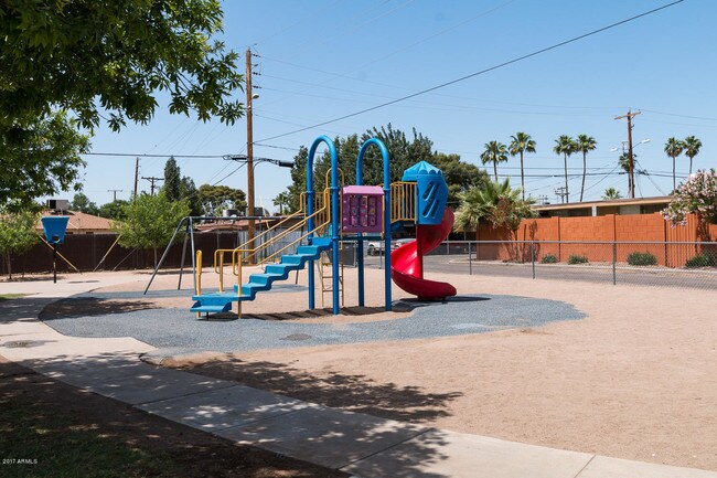 Building Photo - 4646 N 11th Ave