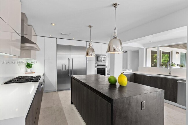 Building Photo - 575 Bay Point Rd