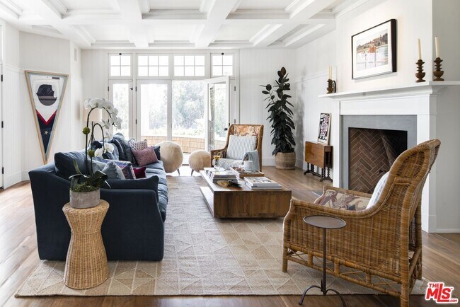 Building Photo - 6763 Zumirez Dr