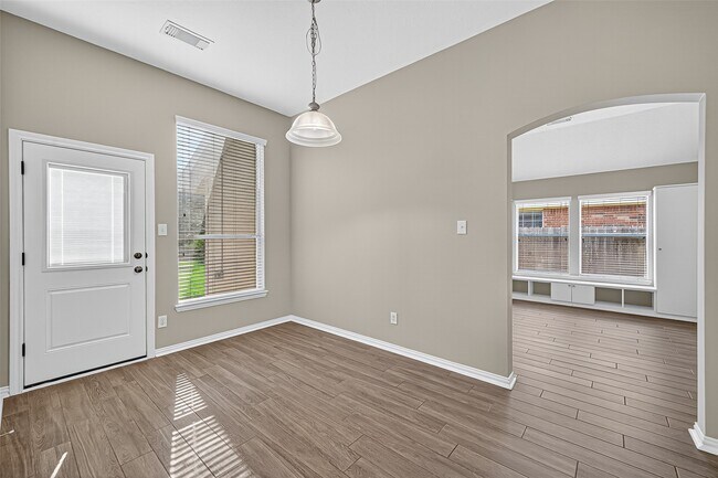 Building Photo - 7527 Rain Meadow Ln