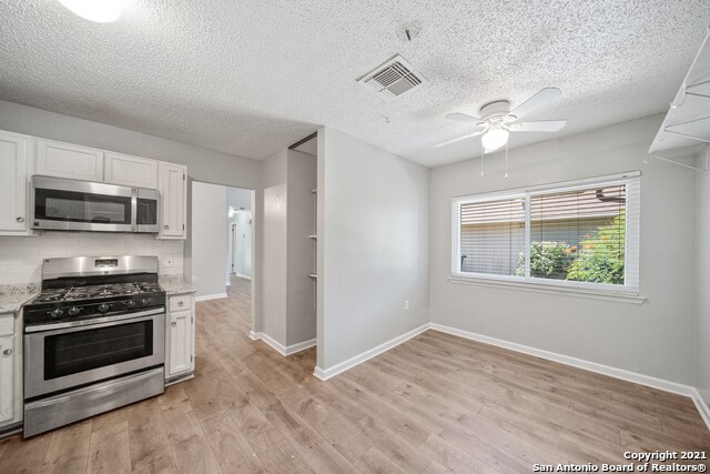 Building Photo - 8032 Laurel Bend