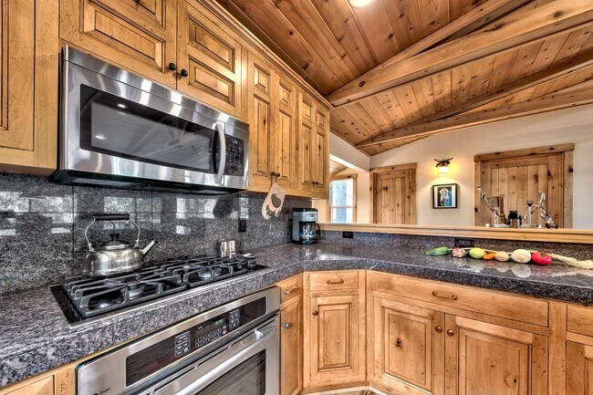 Building Photo - Monthly Summer/Winter Rental